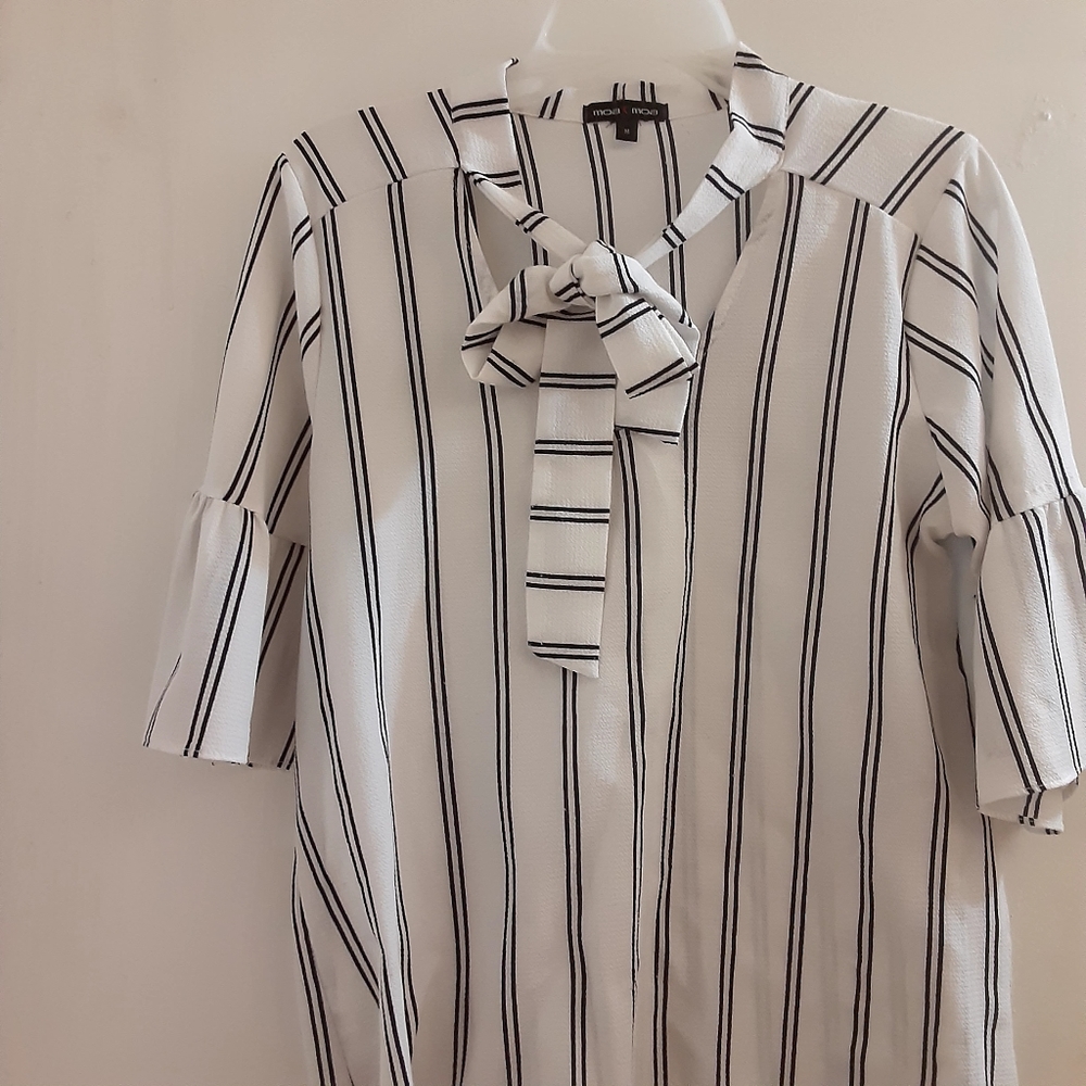 Moa Moa pin strips blouse